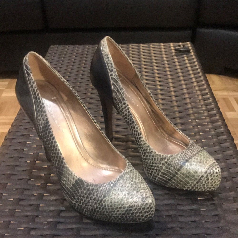 Shoes - Picture 3 of 4